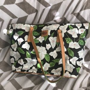 White and black Dooney and bourke tote bag